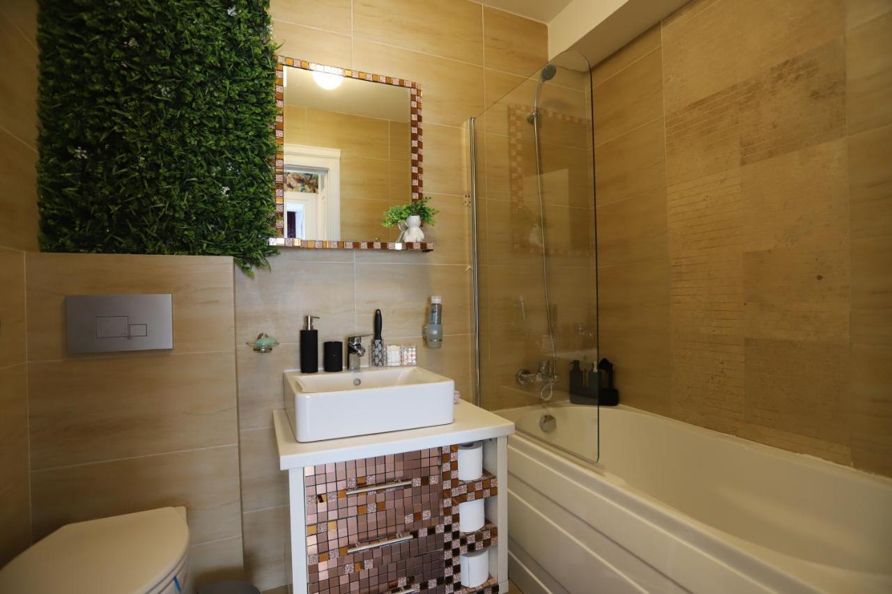 Apartament Beauty Smarald By Cosmopolis Stefanestii de Jos Dış mekan fotoğraf
